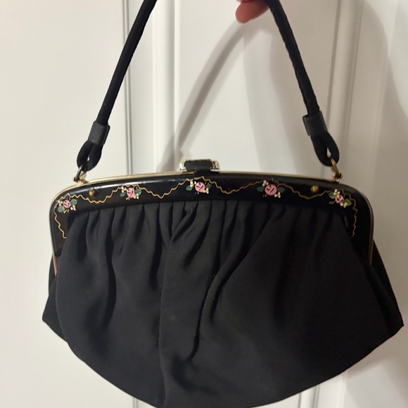 Vintage 1950/1960s Paray Black Women's purse with hand painted floral detailing - Picture 2 of 4